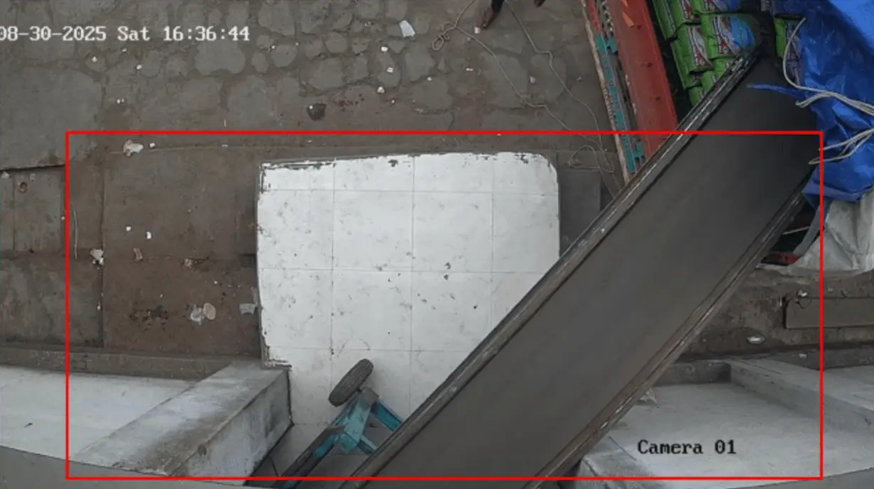 Wide detection zone for accurate product counting regardless of vehicle positioning